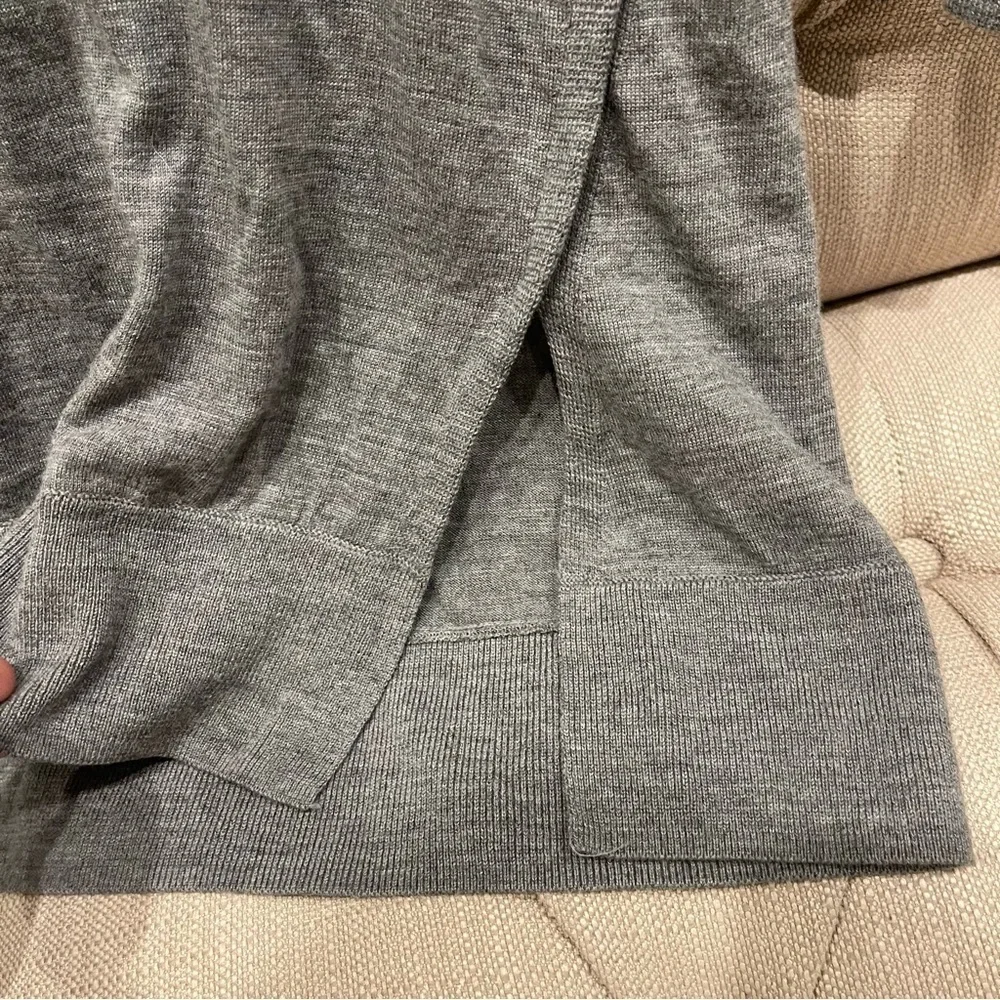 BB:  J. Crew Sweater Women’s XS Merino Wool V-neck Knit Top Gray 3/4 Sleeve